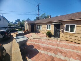 910 Park Hill Dr in Escondido, CA - Building Photo