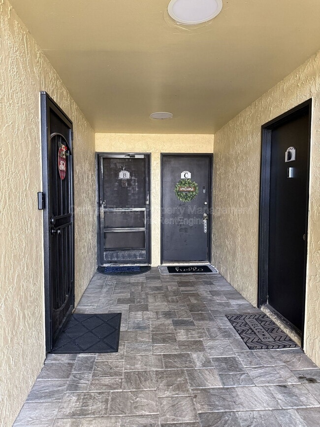 942 N Lake Destiny Rd in Altamonte Springs, FL - Building Photo - Building Photo