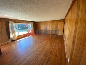 2217 Hickory Valley Rd in Chattanooga, TN - Building Photo - Building Photo