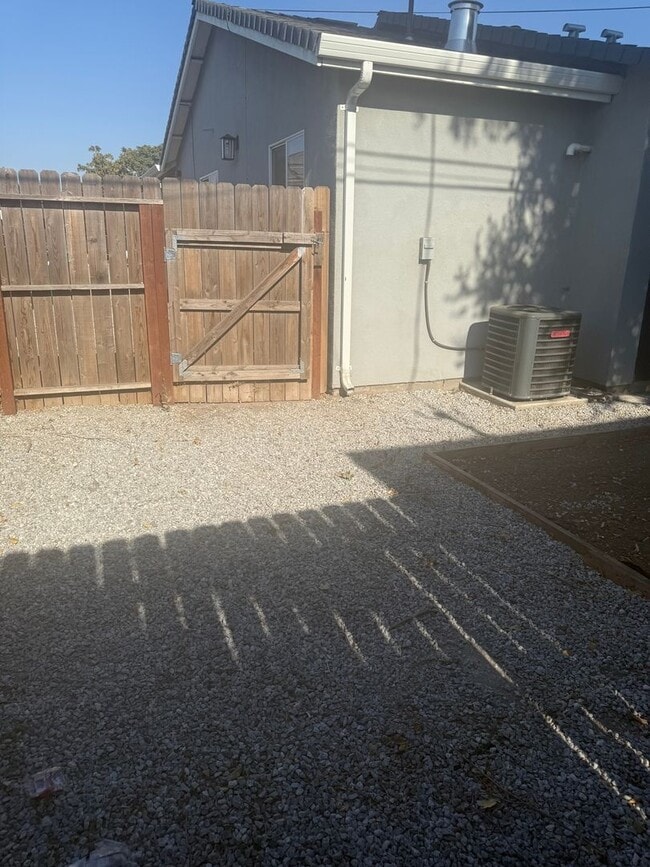 property at 3307 Phelps St