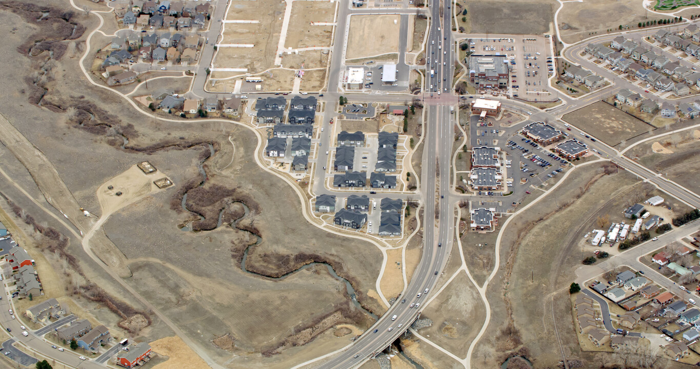 Coal Creek Commons in Erie, CO - Foto de edificio