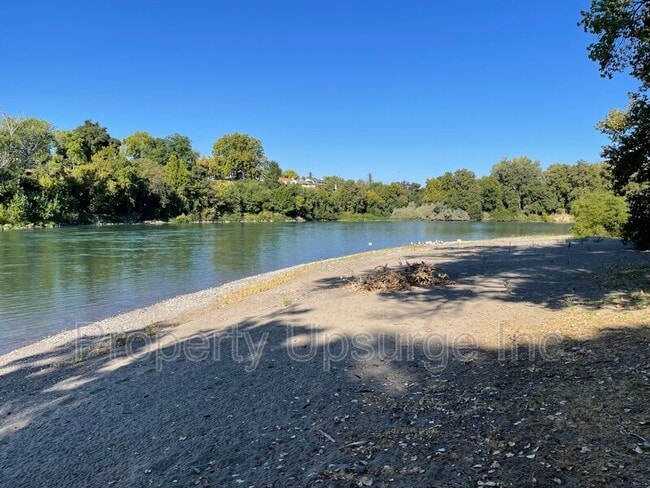 Lakeside in Red Bluff, CA - Foto de edificio - Building Photo