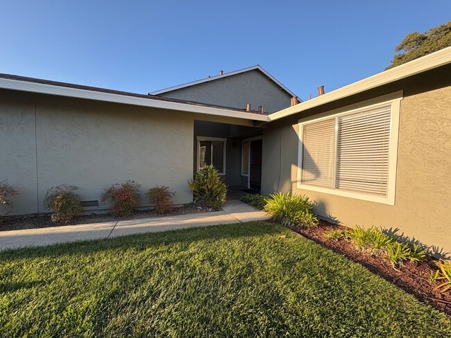 1111 Lord Nelson Ln in Foster City, CA - Building Photo - Building Photo