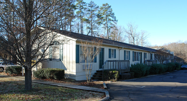 Yester Oaks Apartments in Durham, NC - Building Photo - Building Photo