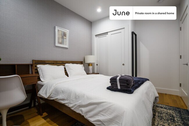 Private bedroom in 4 bed/1.5 bath Home in New York, NY - Building Photo - Building Photo