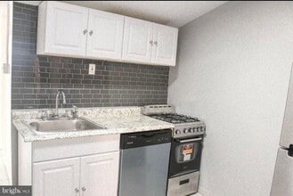 519 S Port St in Baltimore, MD - Building Photo - Building Photo