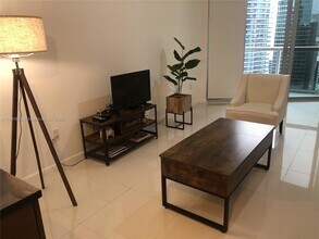 475 Brickell Ave, Unit 4008 in Miami, FL - Building Photo - Building Photo