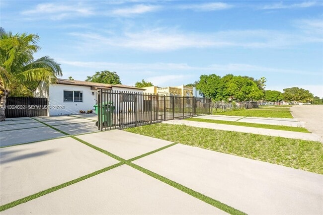 property at 911 Sharar Ave