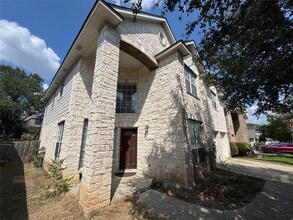 1810 Rosenborough Ln N in Round Rock, TX - Building Photo - Building Photo