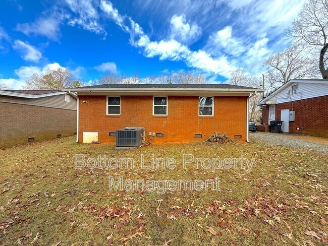 property at 2011 Holly St