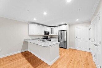 2 Manor Ter in Lexington, MA - Building Photo - Building Photo