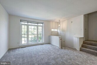 46911 Rabbitrun Terrace in Sterling, VA - Building Photo - Building Photo