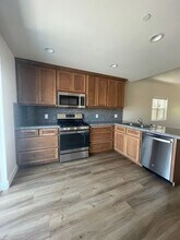 1060 South St in Hollister, CA - Building Photo - Building Photo