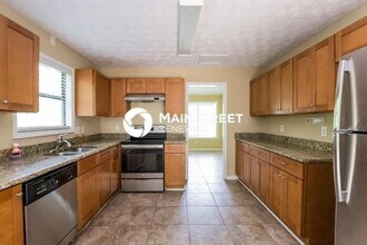 5061 Ravenwood Dr in Marietta, GA - Building Photo - Building Photo