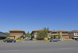 Parkview Apartments in San Jose, CA - Building Photo - Building Photo