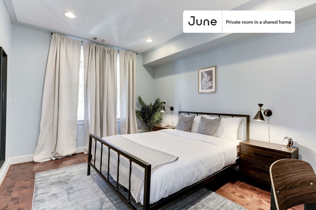 Private bedroom in 5 bed/3.5 bath Home in Washington, DC - Building Photo