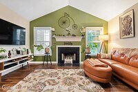 127 Crookham Ct photo'