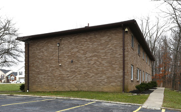 Country Woods Apartments in Independence, KY - Foto de edificio - Building Photo