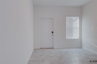 3239 Laurent Lp, Unit C304 in Davenport, FL - Building Photo - Building Photo