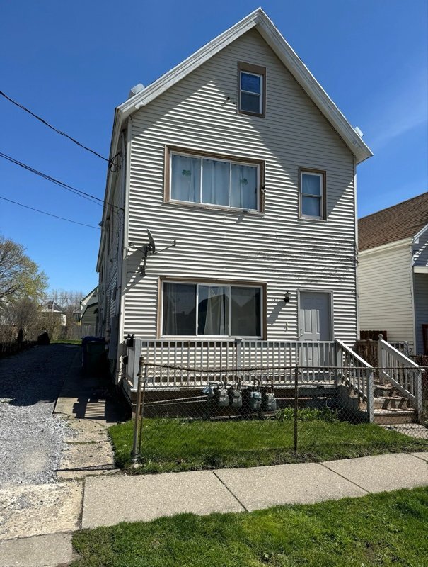 141 Vandalia St, Unit Lower back