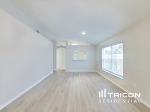 10435 Blackmore Dr in Tampa, FL - Building Photo - Building Photo