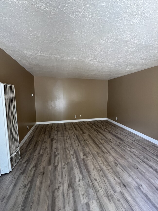 225 Vermont St NE, Unit 4