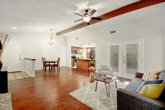 8504 Mesa Dr in Austin, TX - Building Photo - Building Photo