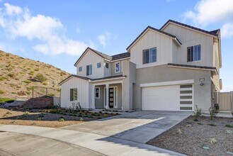 17700 Ridgeline Ct in Santa Clarita, CA - Building Photo - Building Photo