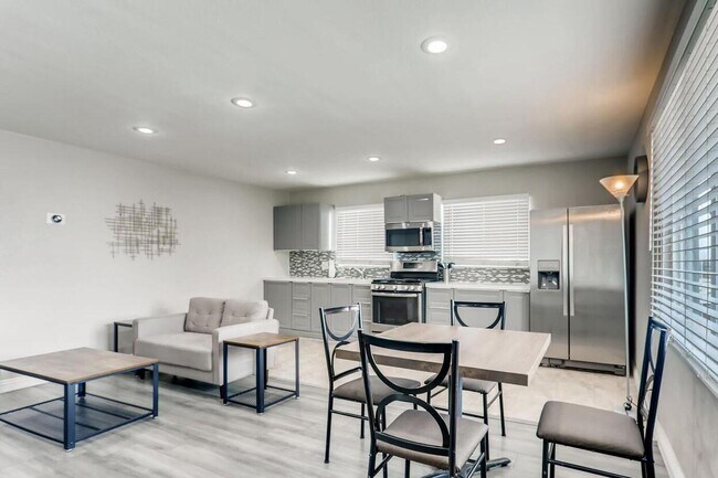 235 W Philadelphia Ave in Las Vegas, NV - Building Photo - Building Photo
