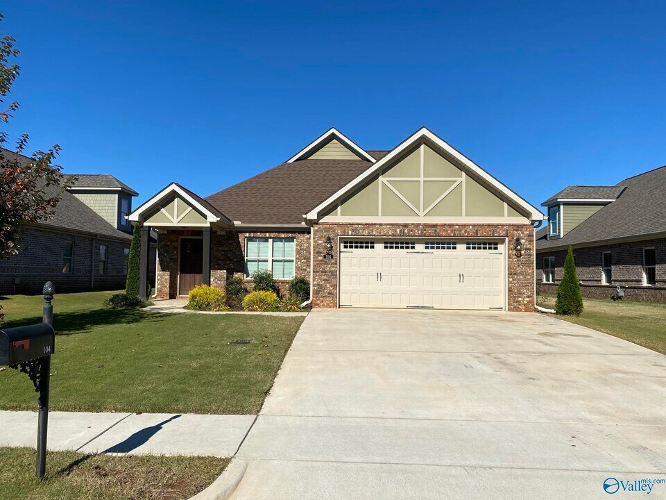 104 Kinglet Wy in Madison, AL - Building Photo