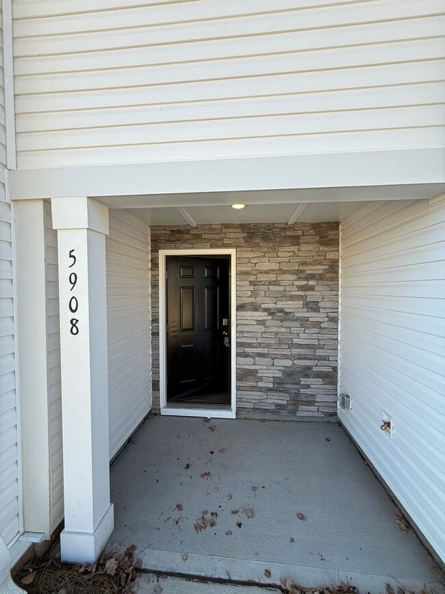 5908 Faron Wy in Charlotte, NC - Building Photo - Building Photo