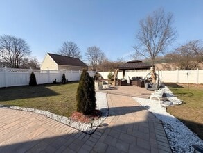 338 Whiting Ave in Dedham, MA - Building Photo - Building Photo