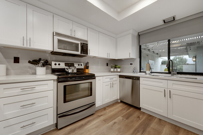 77 Marbella Dr in Rancho Mirage, CA - Building Photo - Building Photo