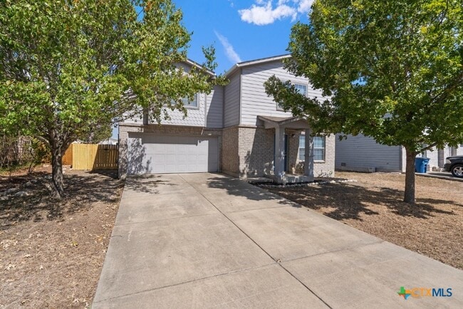 property at 624 NW Crossing Dr