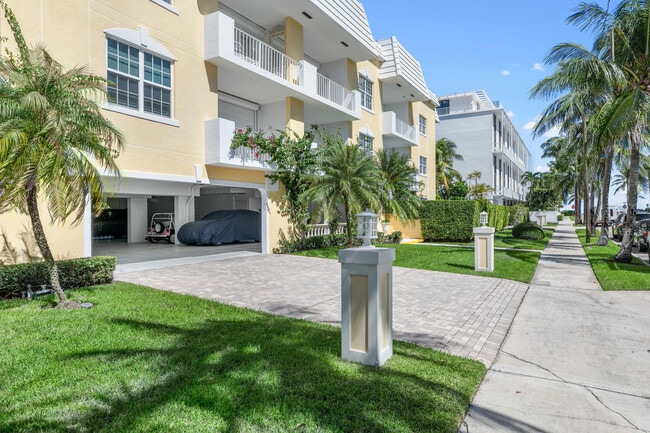 127 Peruvian Ave in Palm Beach, FL - Building Photo - Building Photo