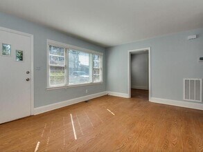 943 Norland Rd in Charlotte, NC - Building Photo - Building Photo