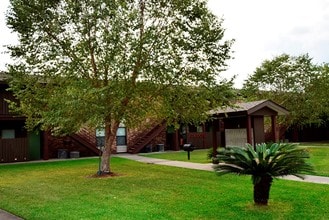 Silver Creek Apartments in Lafayette, LA - Building Photo - Building Photo