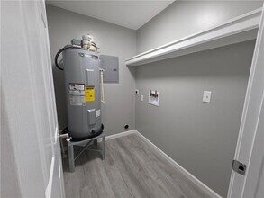 3066 Baycrescent Dr in Mobile, AL - Foto de edificio - Building Photo