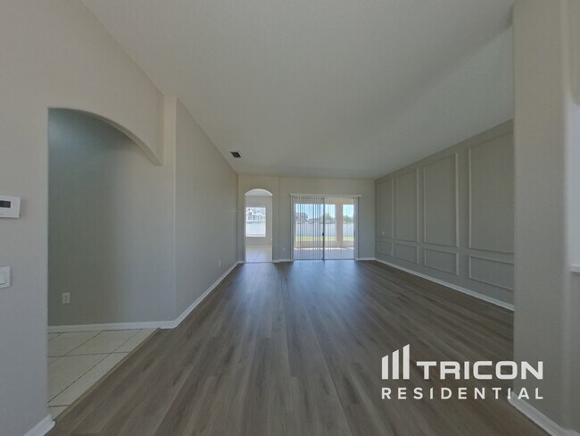 3846 Grand Forks Dr in Land O Lakes, FL - Building Photo - Building Photo