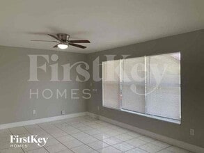 2930 NW 184th St in Miami Gardens, FL - Building Photo - Building Photo