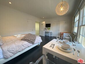 1724 El Cerrito Pl in Los Angeles, CA - Building Photo - Building Photo