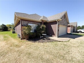 6665 W Valley View Rd in Rogers, AR - Building Photo - Building Photo