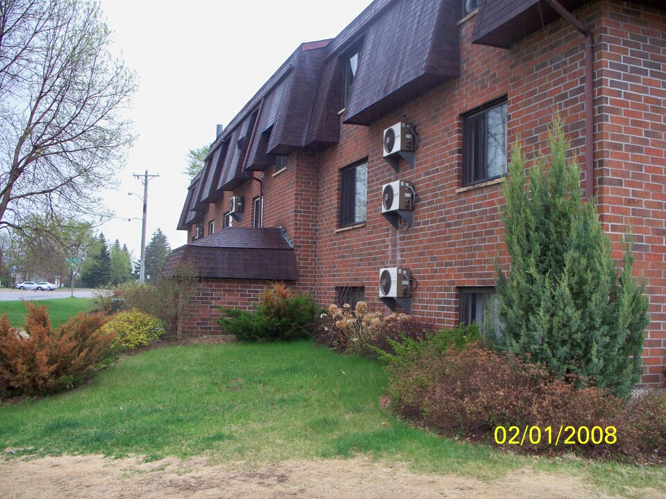 11755 191 1/2 Ave NW, Unit #204 in Elk River, MN - Foto de edificio