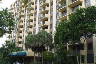 1470 NE 123rd St, Unit 316 in North Miami, FL - Building Photo - Building Photo