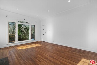 2826 Somerset Dr in Los Angeles, CA - Building Photo - Building Photo