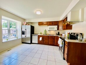 10690 High Beam Ct in Columbia, MD - Building Photo - Building Photo