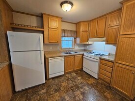 3 Cedar Ln in Weedsport, NY - Building Photo