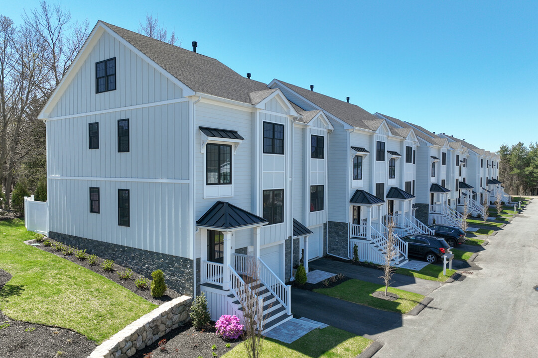 Ashley Court in Peabody, MA - Building Photo