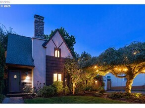 3827 SE Kelly St in Portland, OR - Building Photo - Building Photo