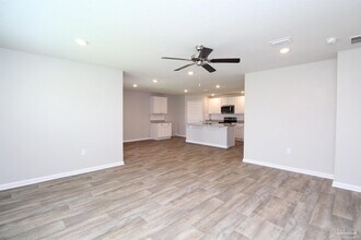 7524 Oak Lake Blvd in Bellview, FL - Building Photo - Building Photo